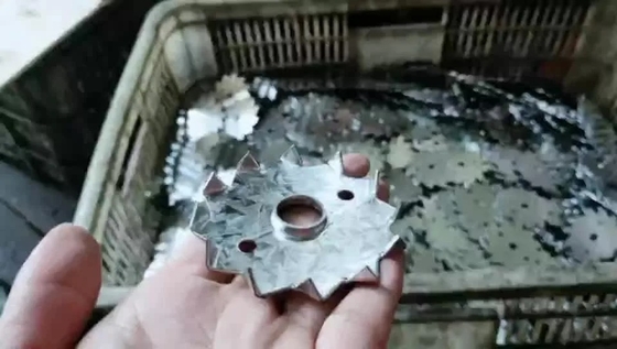 90 βαθμών υψηλής γωνίας φόρτωσης υλικό για OEM CNC εξαρτήματα σε ανοξείδωτο χάλυβα